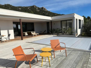 Casa Petra Corse du Sud 8 à 10 personnes piscine vue mer maquis